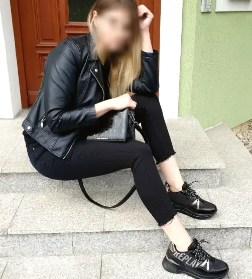 Daniela, 37