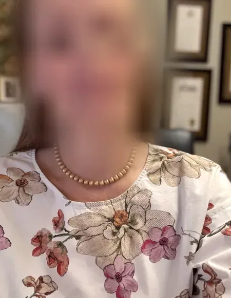 Lucia, 40