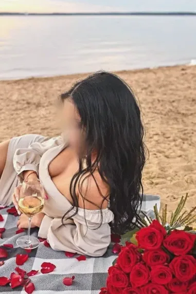 Sandra, 35