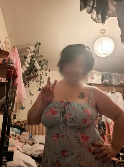 Sarah, 39