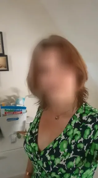 Tanja, 33