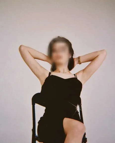 Yvonne, 27